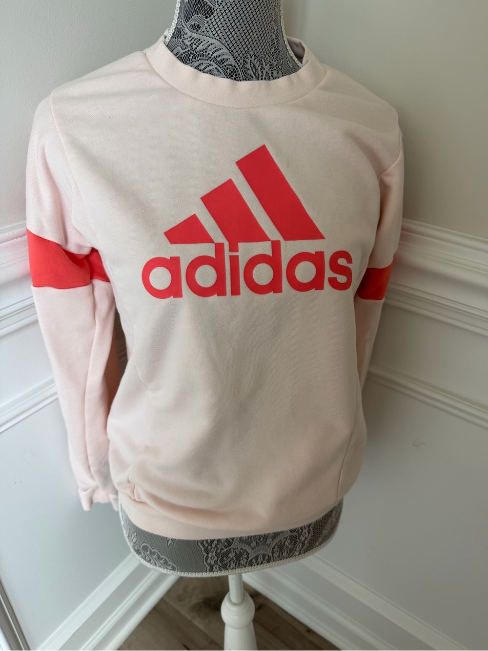Adidas Womens Coral Graphic Logo Crew neck Pull Over Sweater Size S